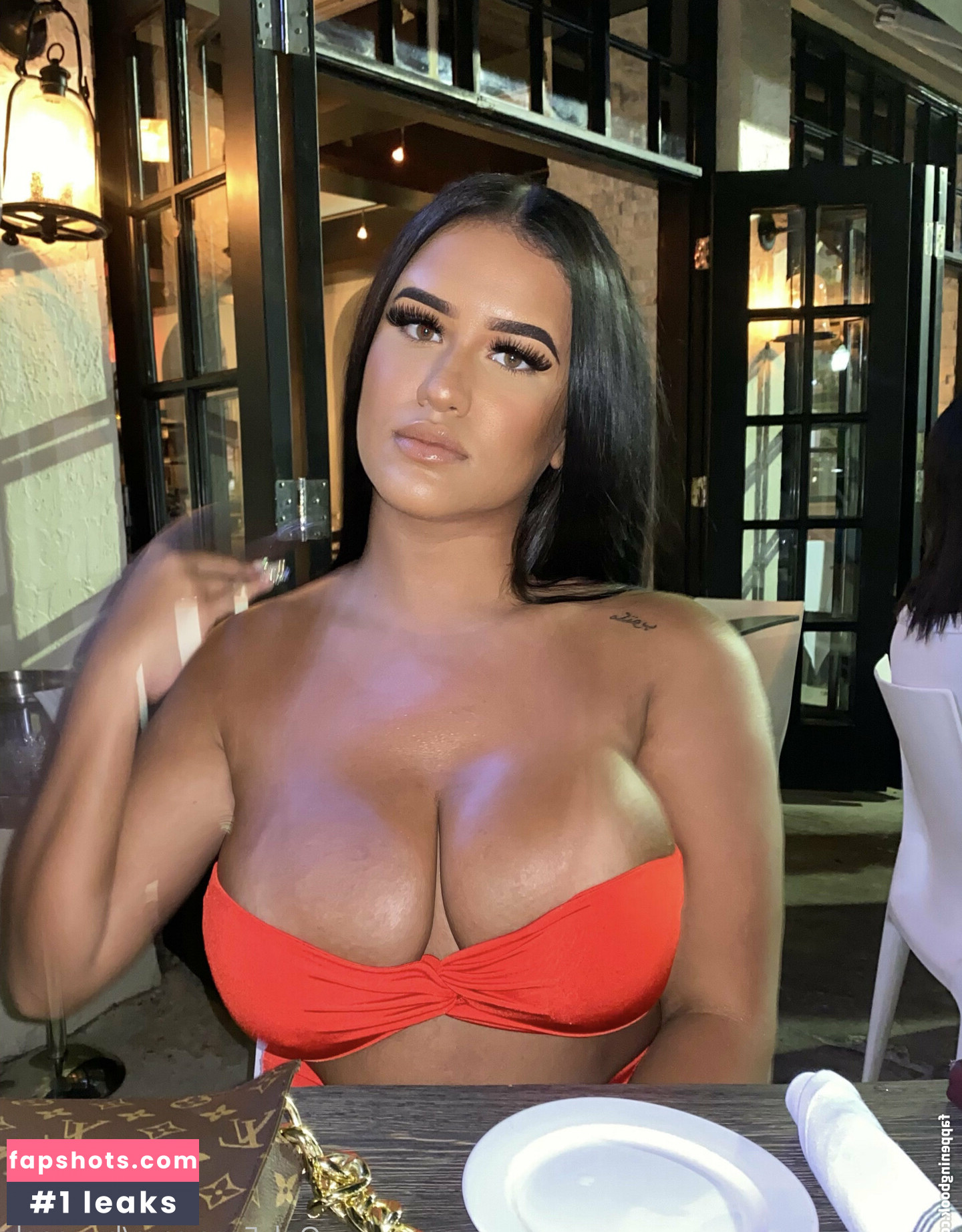 hanaaels nude babe gallery