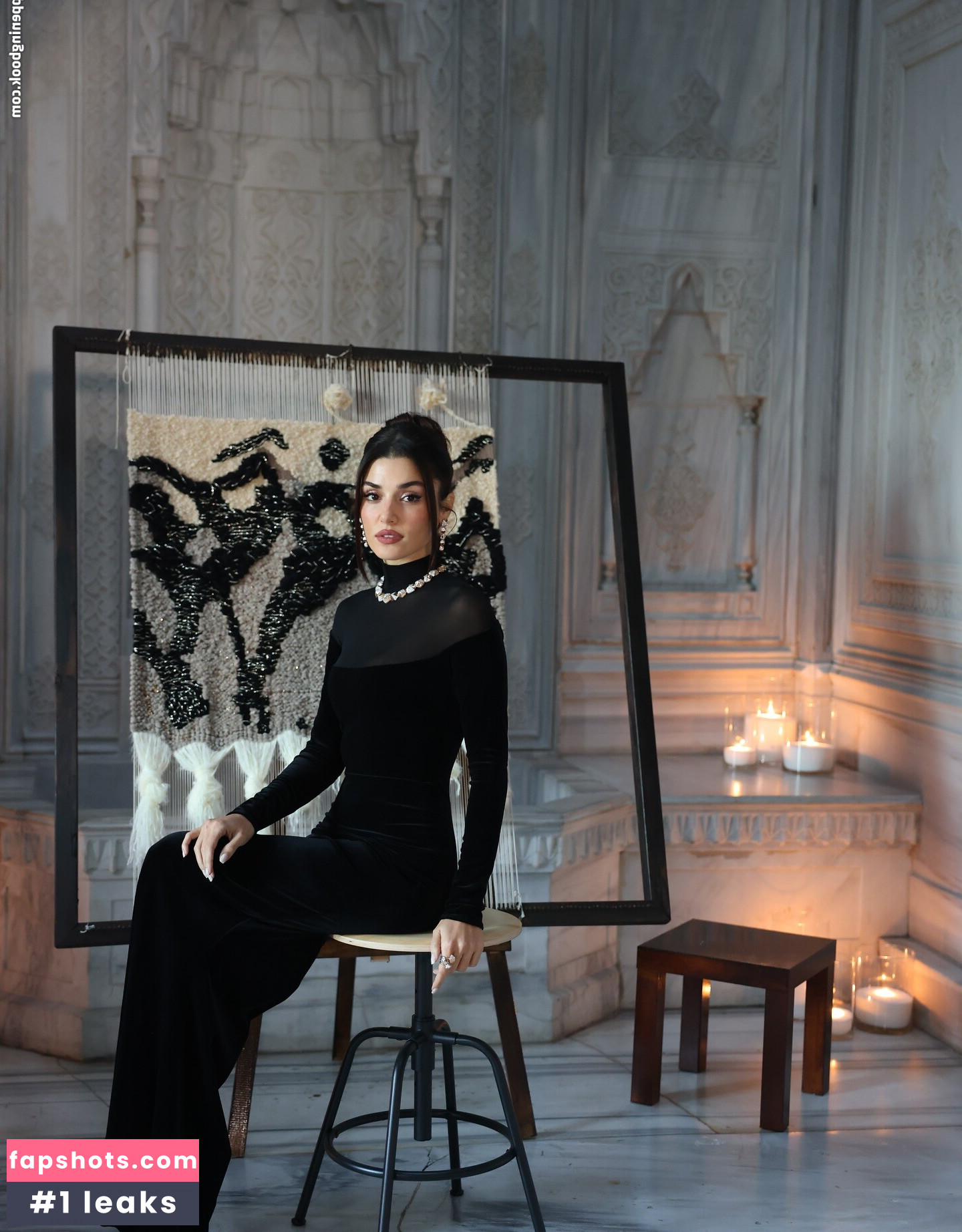 Hande Ercel gallery photo #3