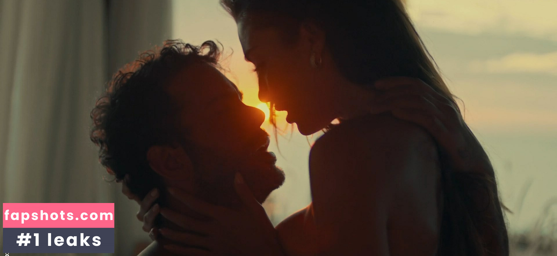 Hande Ercel gallery photo #24