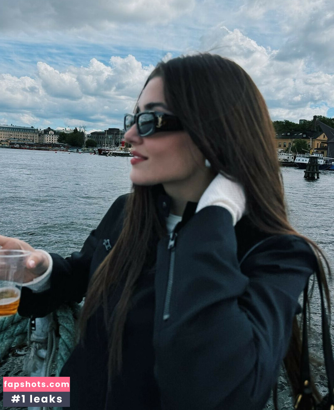 Hande Ercel gallery photo #40