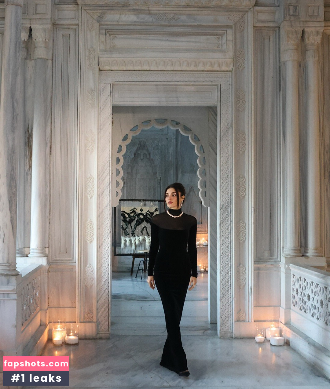 Hande Ercel gallery photo #6