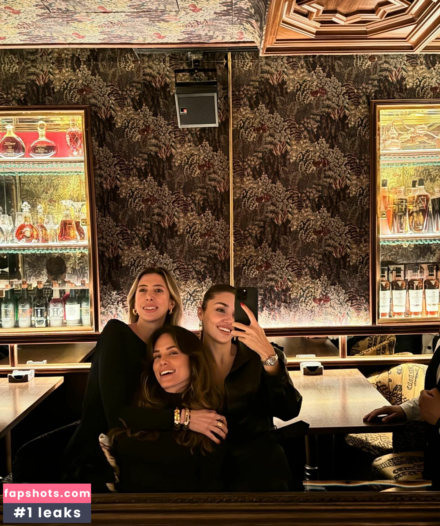 Hande Ercel gallery photo #57