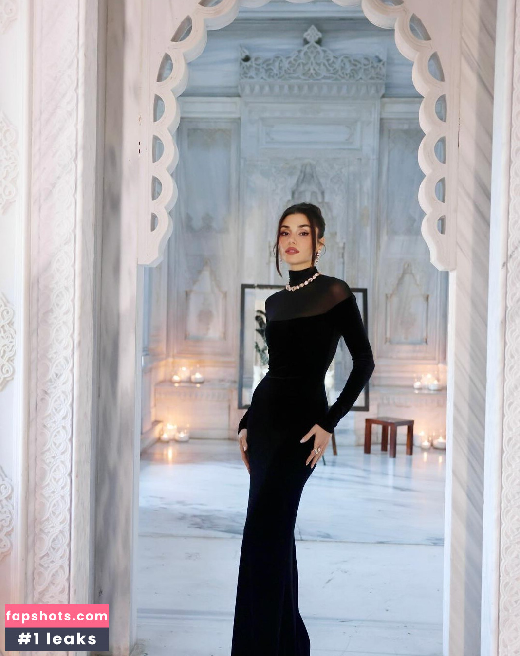 Hande Ercel gallery photo #7