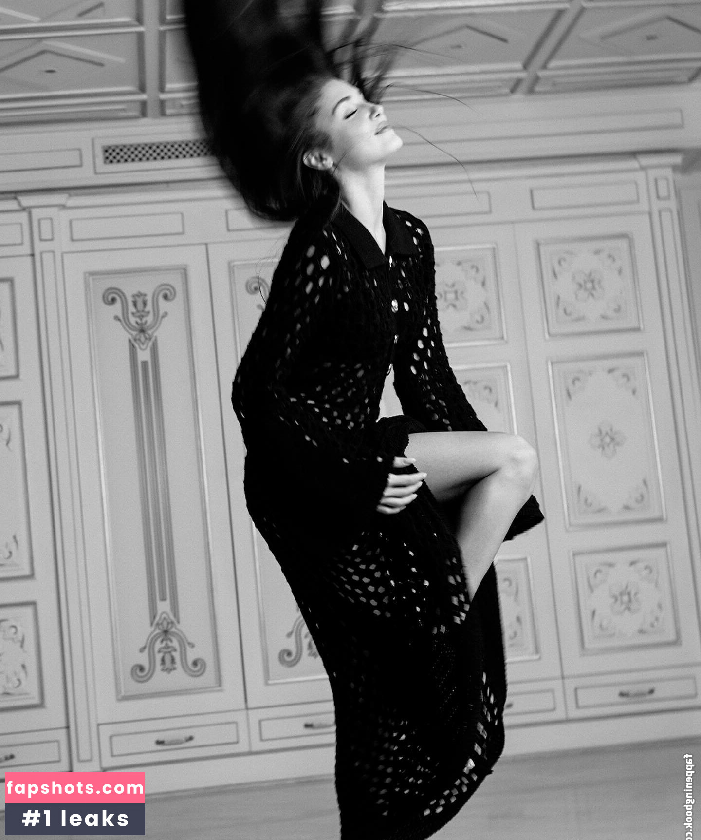 Hande Ercel gallery photo #63