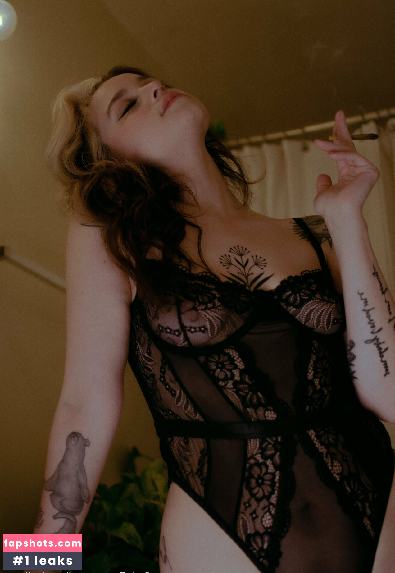 handj0bzbychelle nude babe gallery