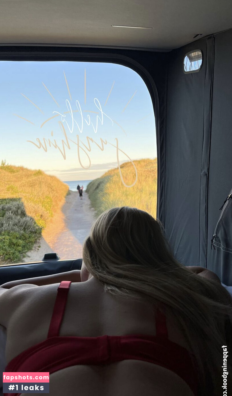 Hanna Annika Möller gallery photo #13