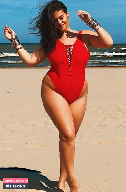 Hanna Maria gallery photo #12