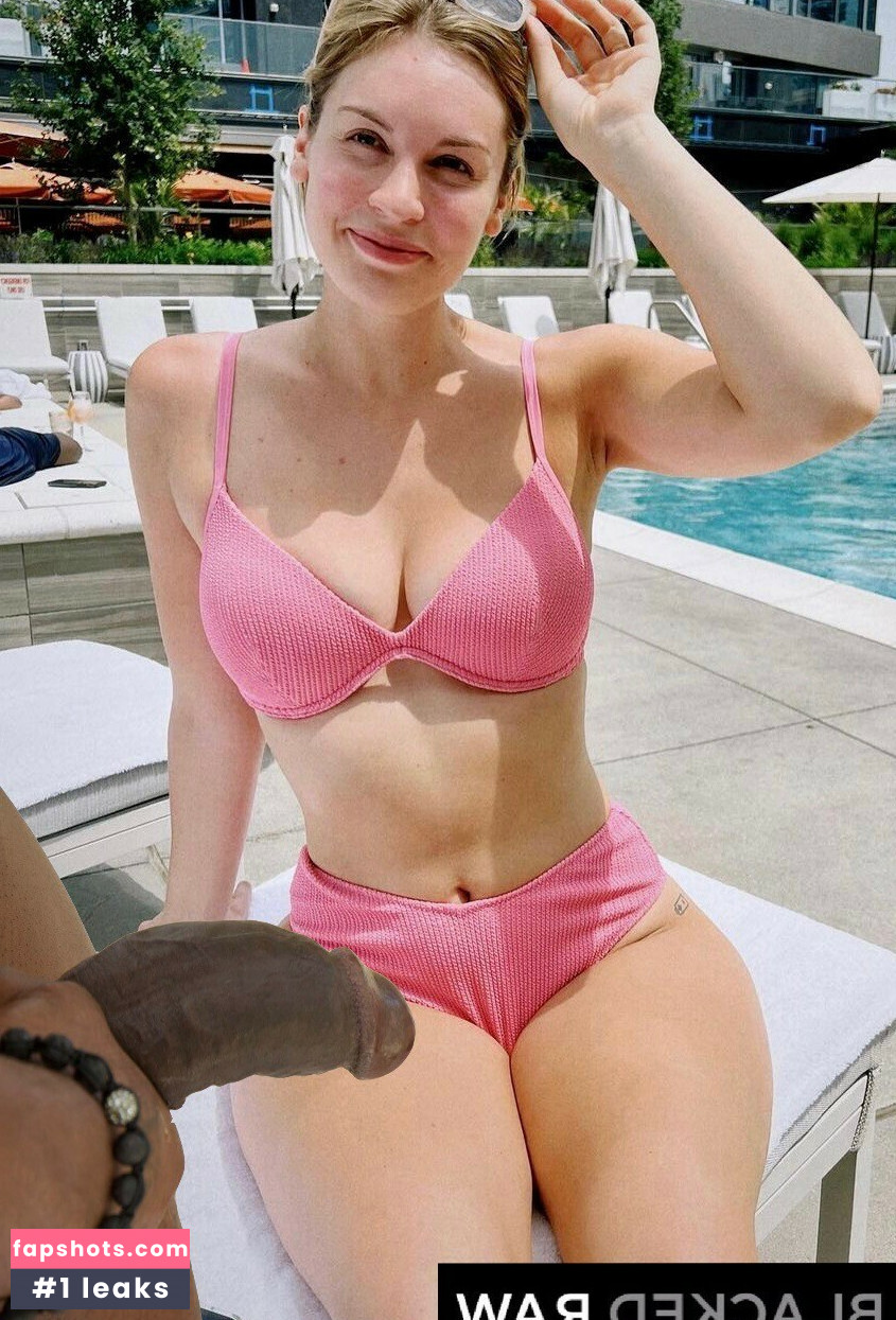 Hannah Alyward gallery photo #9