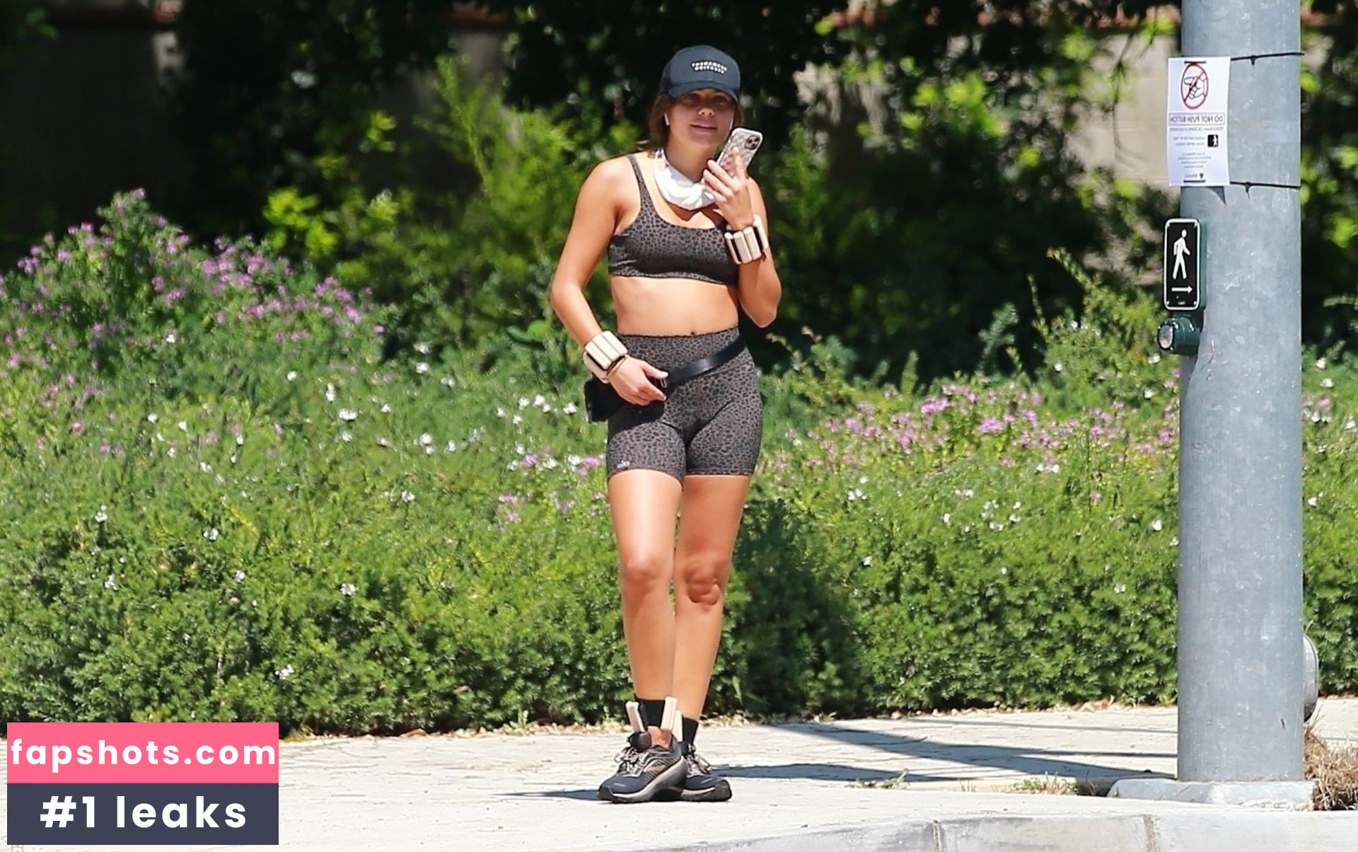 Hannah-Ann Sluss gallery photo #115