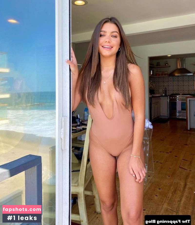 Hannah-Ann Sluss gallery photo #26