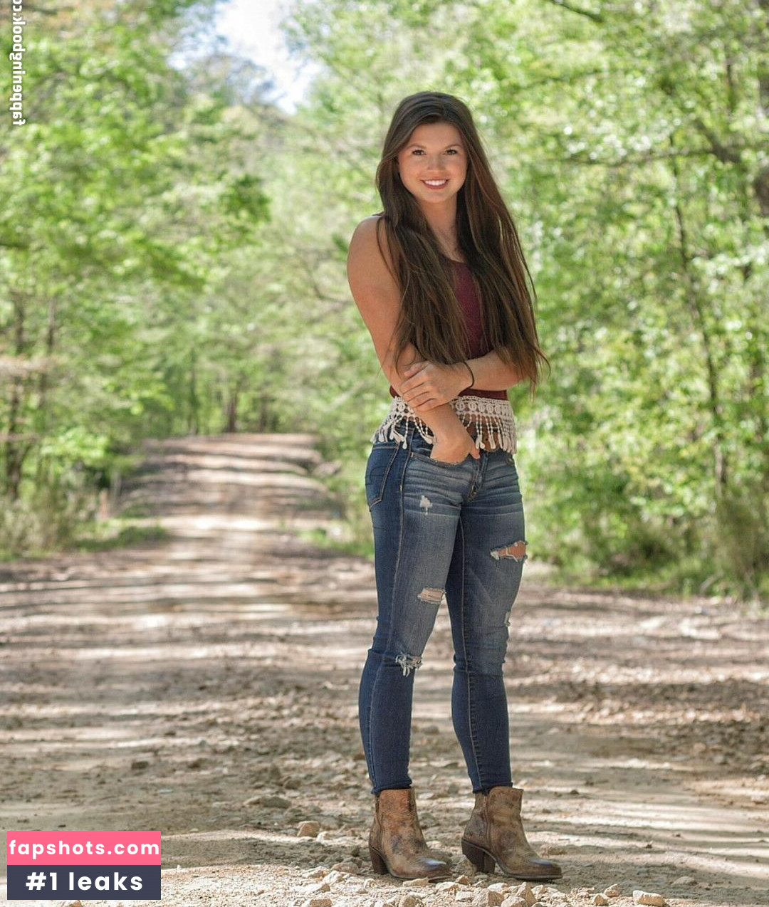 Hannah Barron gallery photo #124