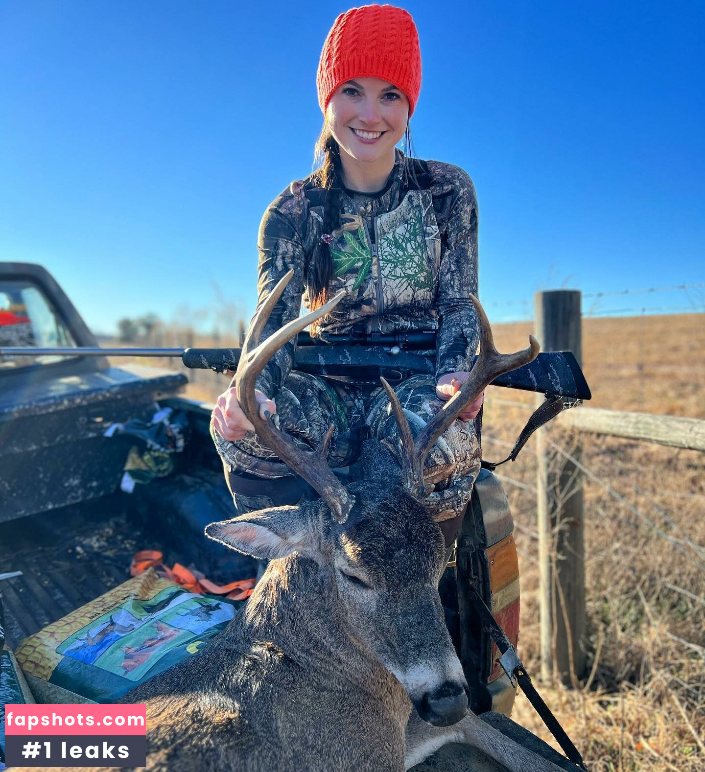 Hannah Barron gallery photo #141