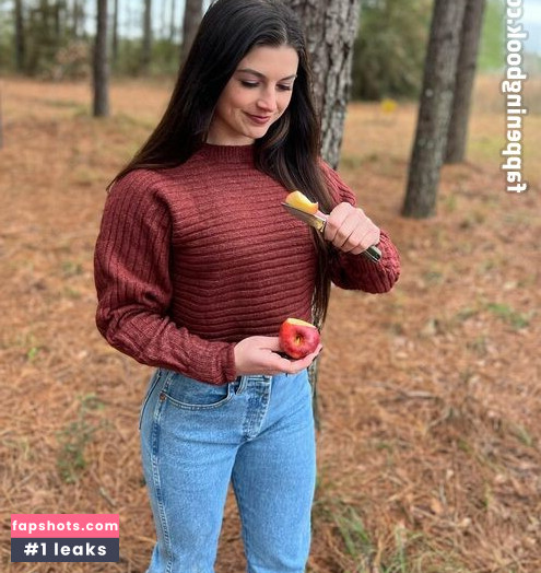 Hannah Barron gallery photo #149