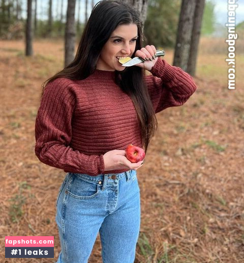 Hannah Barron gallery photo #150