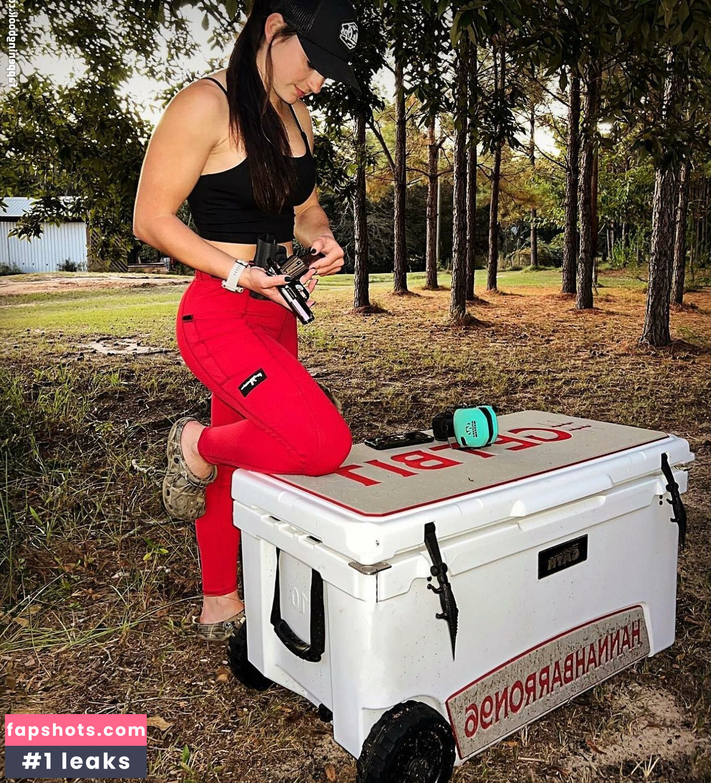 Hannah Barron gallery photo #157