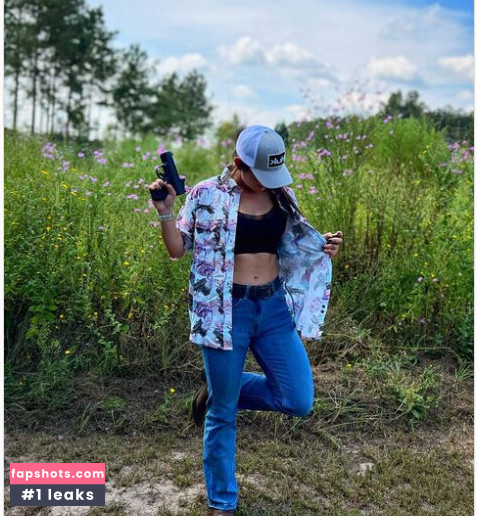 Hannah Barron gallery photo #177