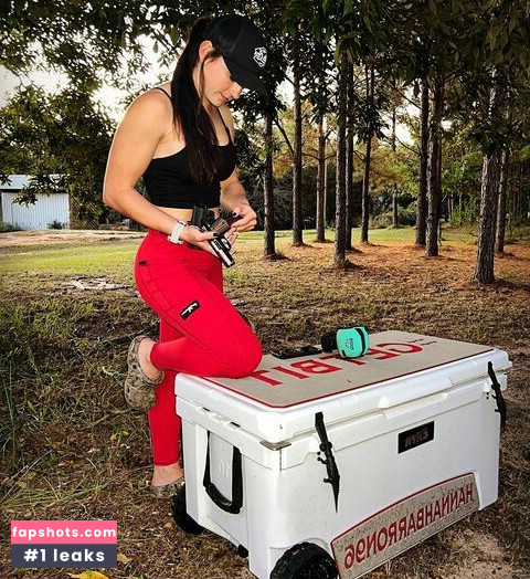 Hannah Barron gallery photo #179