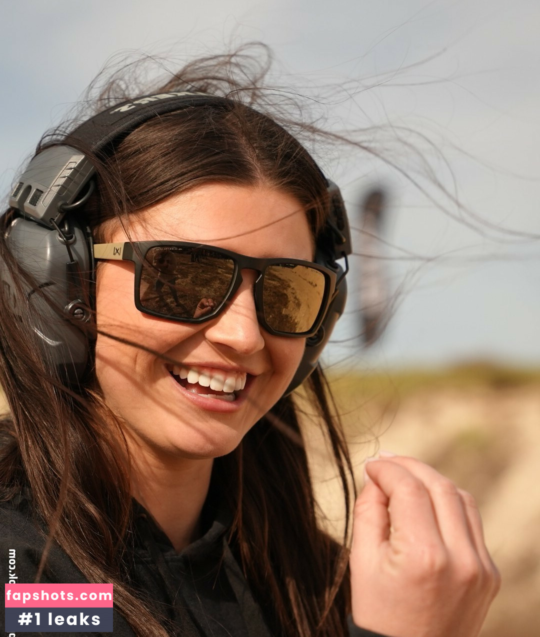 Hannah Barron gallery photo #26