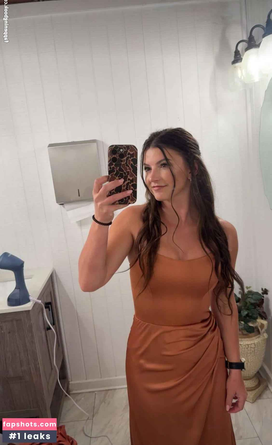 Hannah Barron gallery photo #4