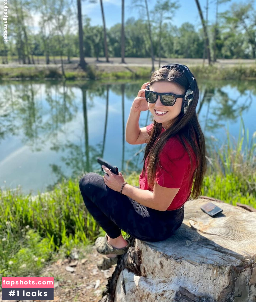 Hannah Barron gallery photo #32