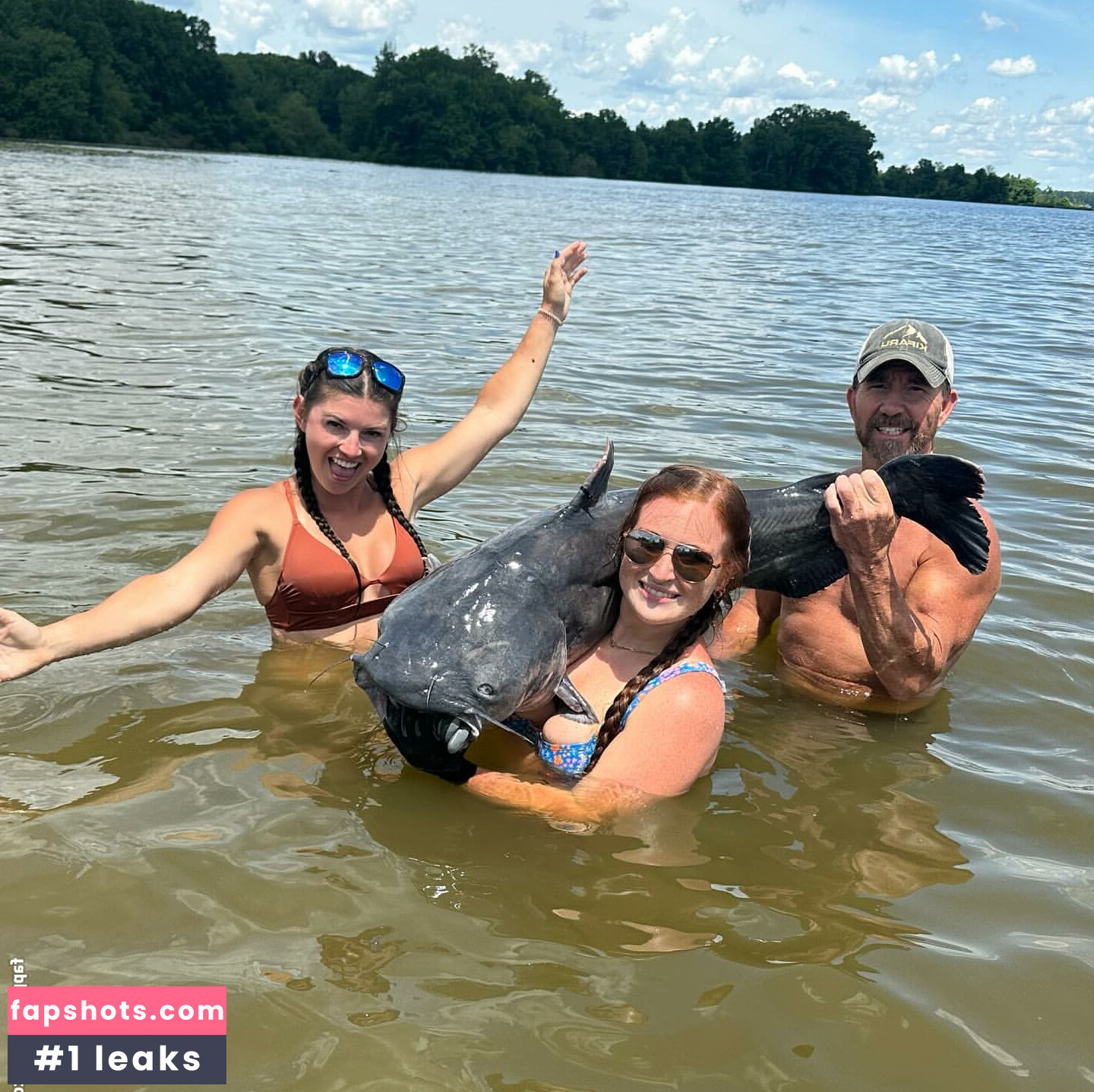 Hannah Barron gallery photo #58