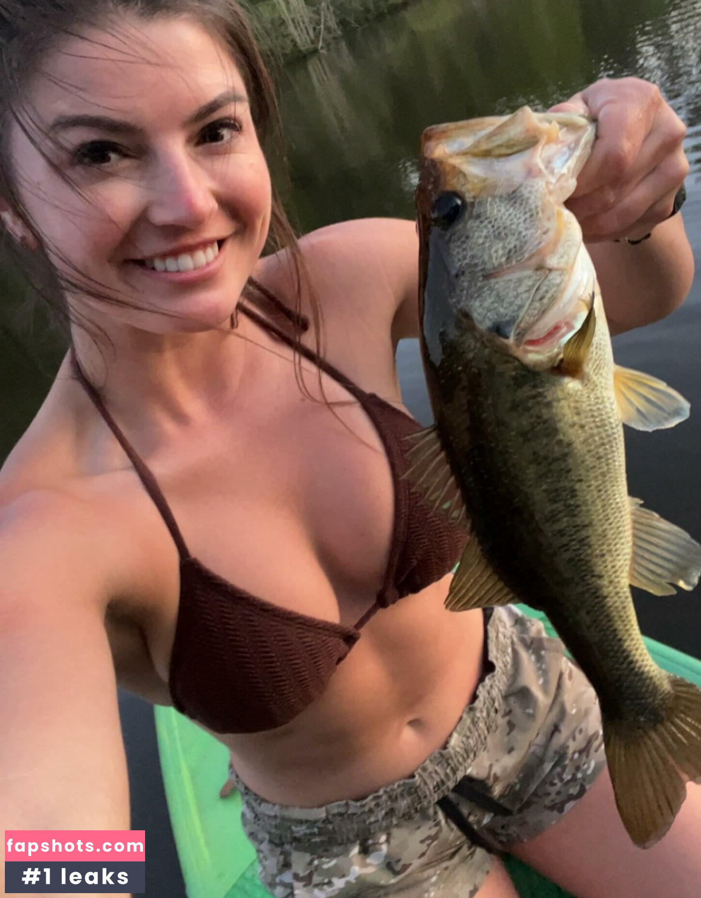 Hannah Barron gallery photo #8