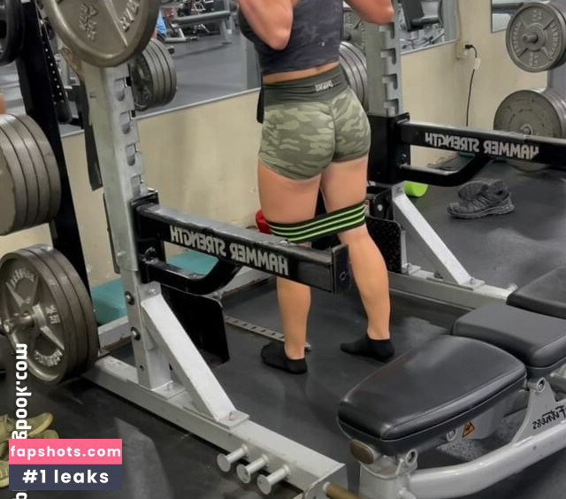 Hannah Barron gallery photo #81