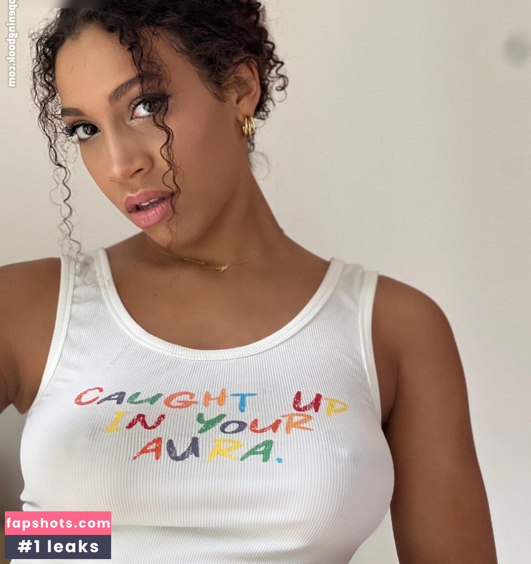 Hannah Beck gallery photo #2