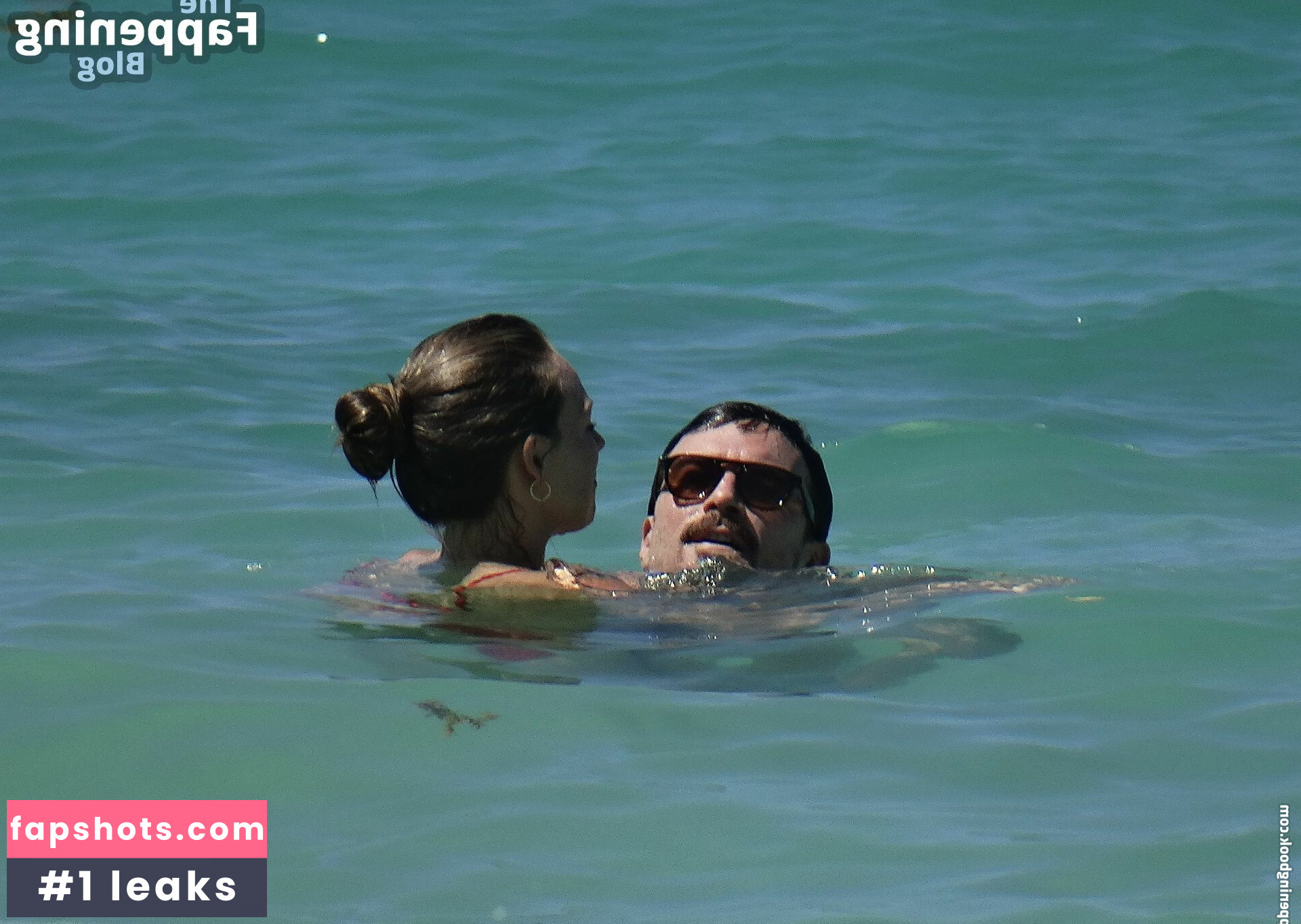 Hannah Brown gallery photo #15