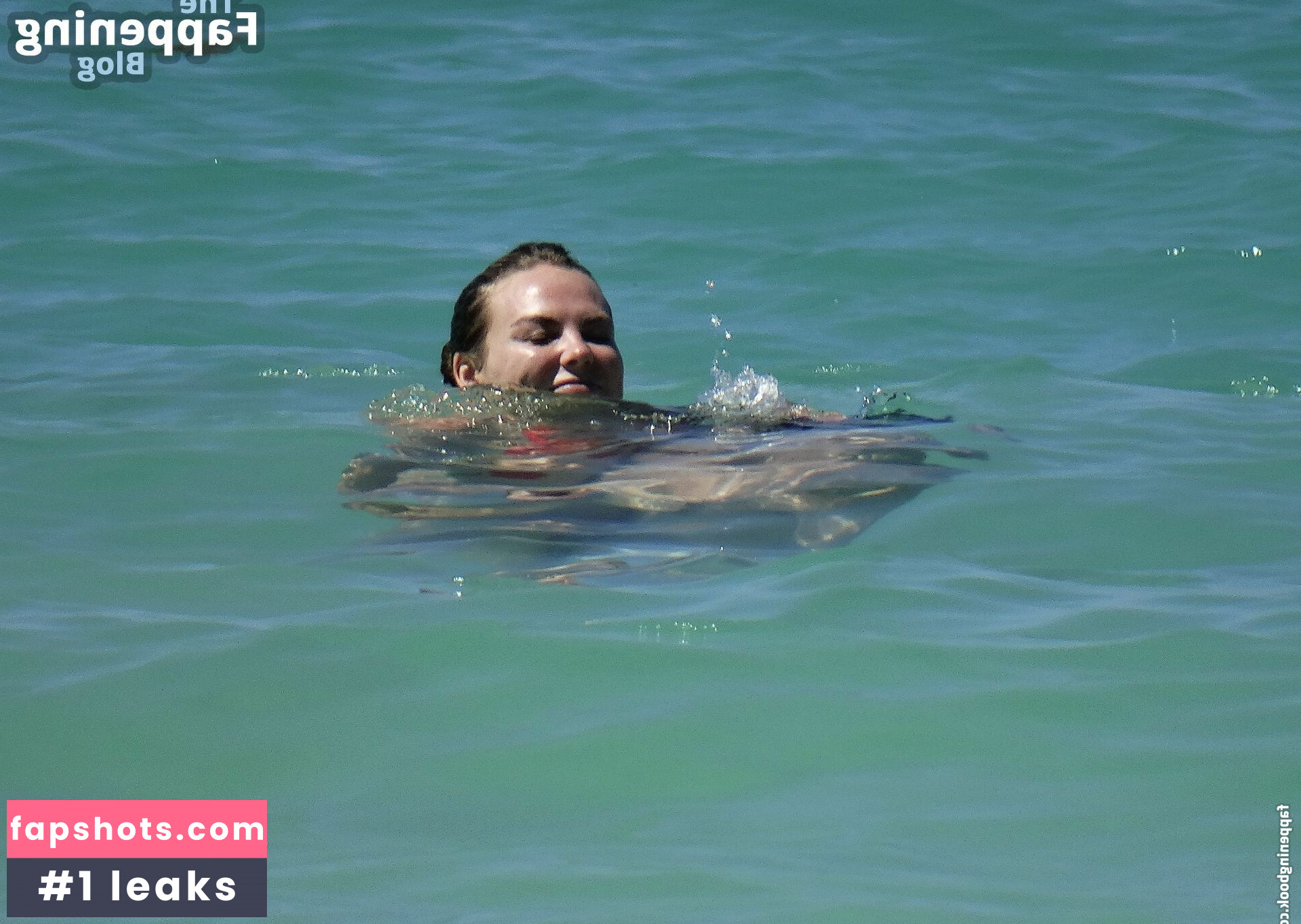 Hannah Brown gallery photo #16