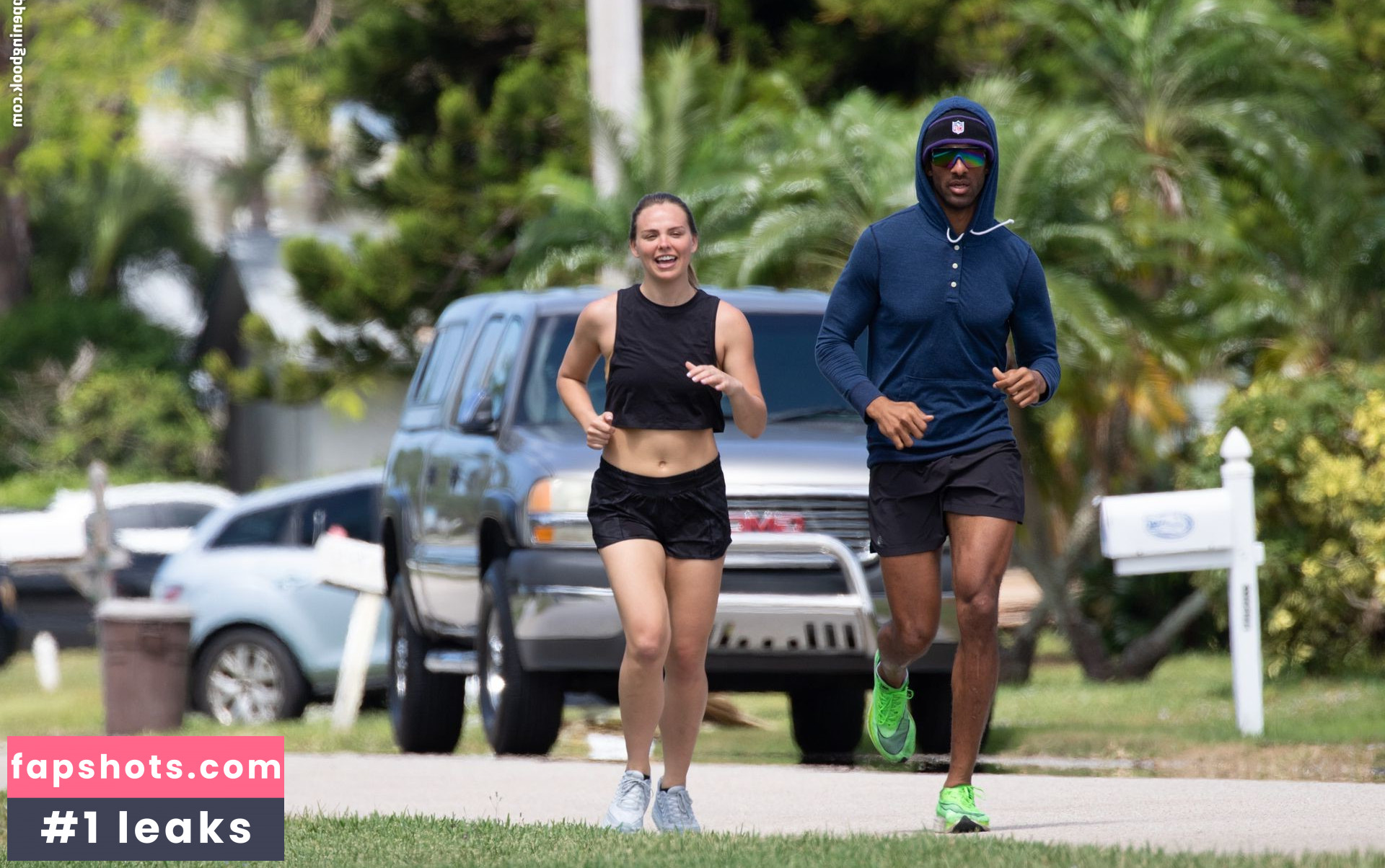 Hannah Brown gallery photo #52