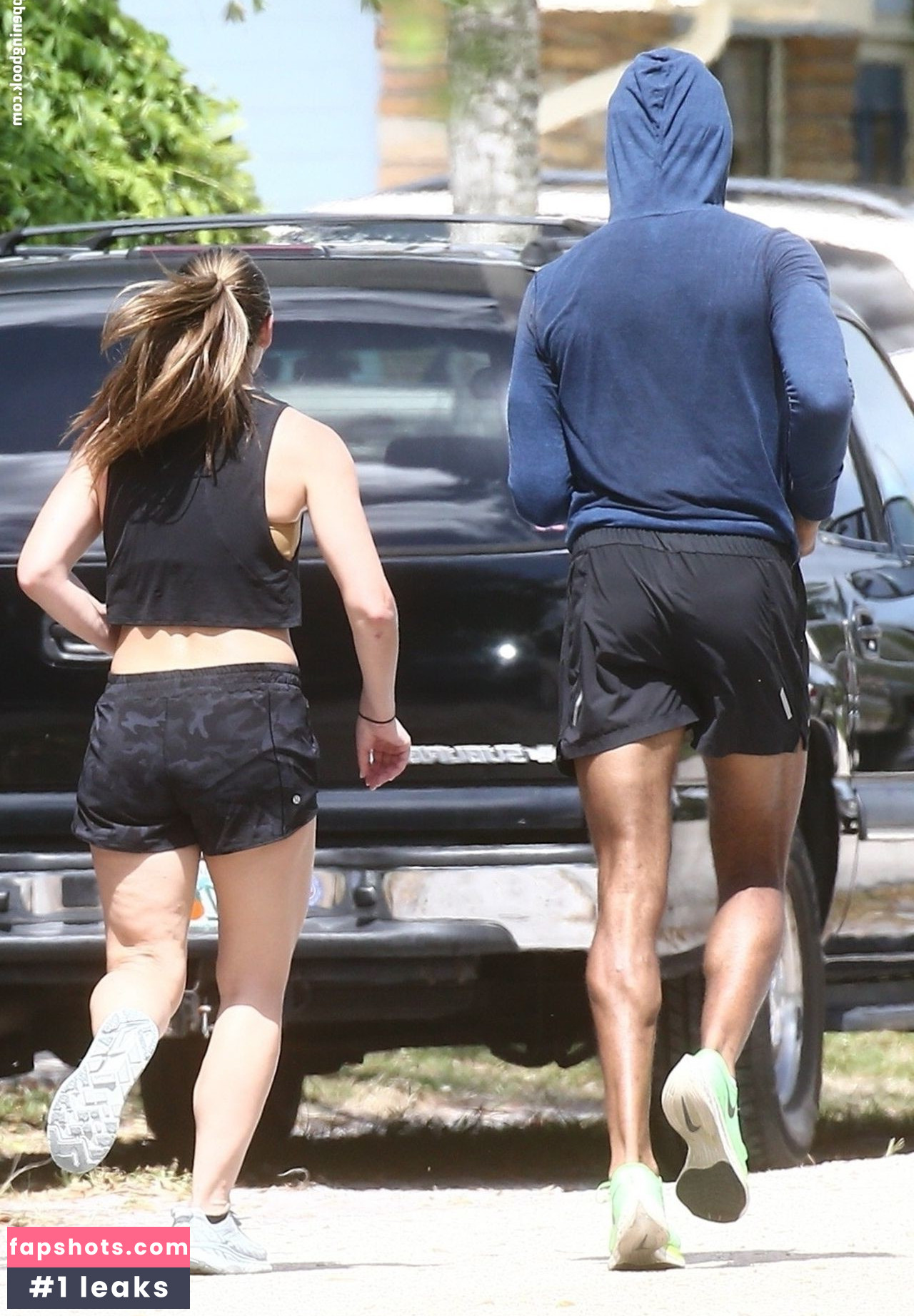 Hannah Brown gallery photo #59