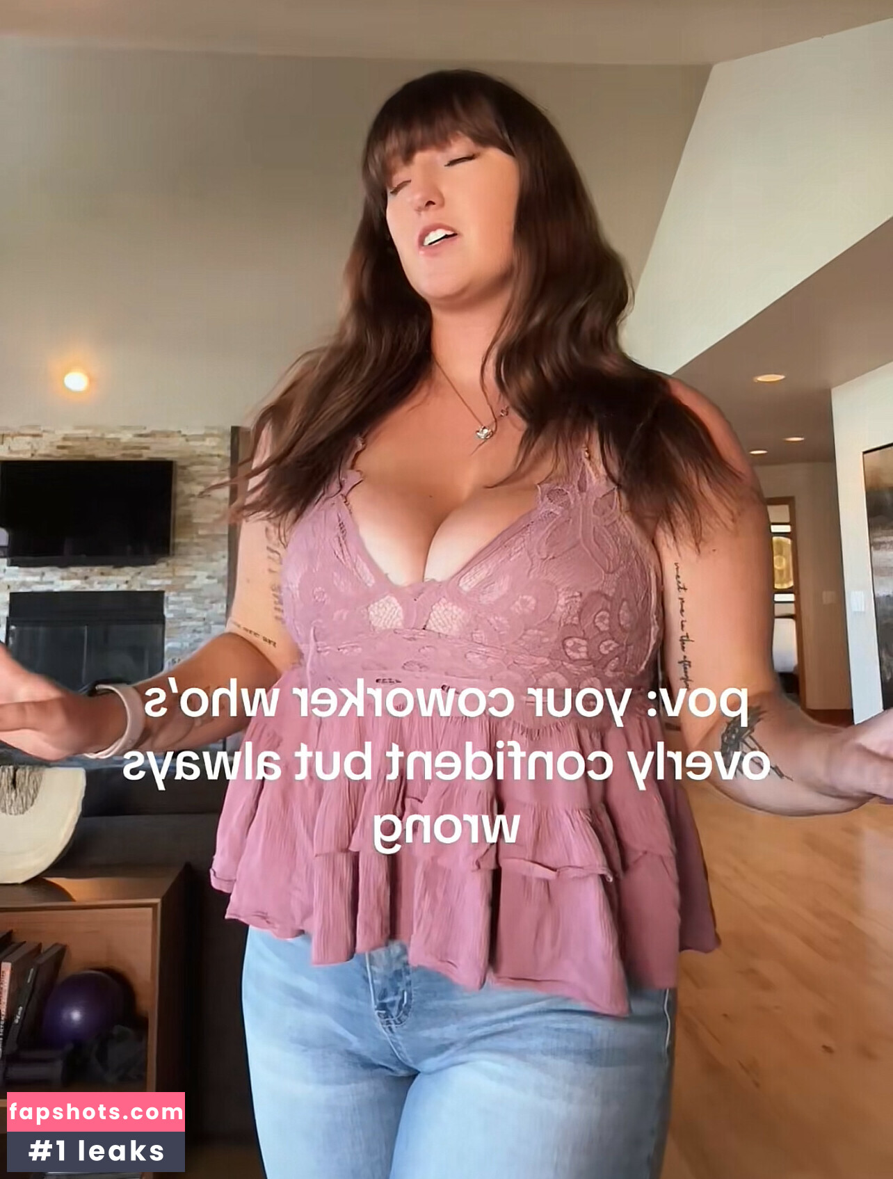 Hannah Brown gallery photo #8