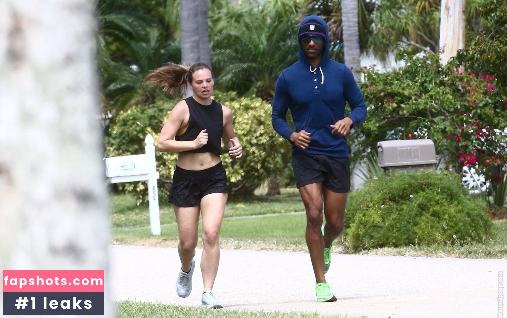 Hannah Brown gallery photo #71