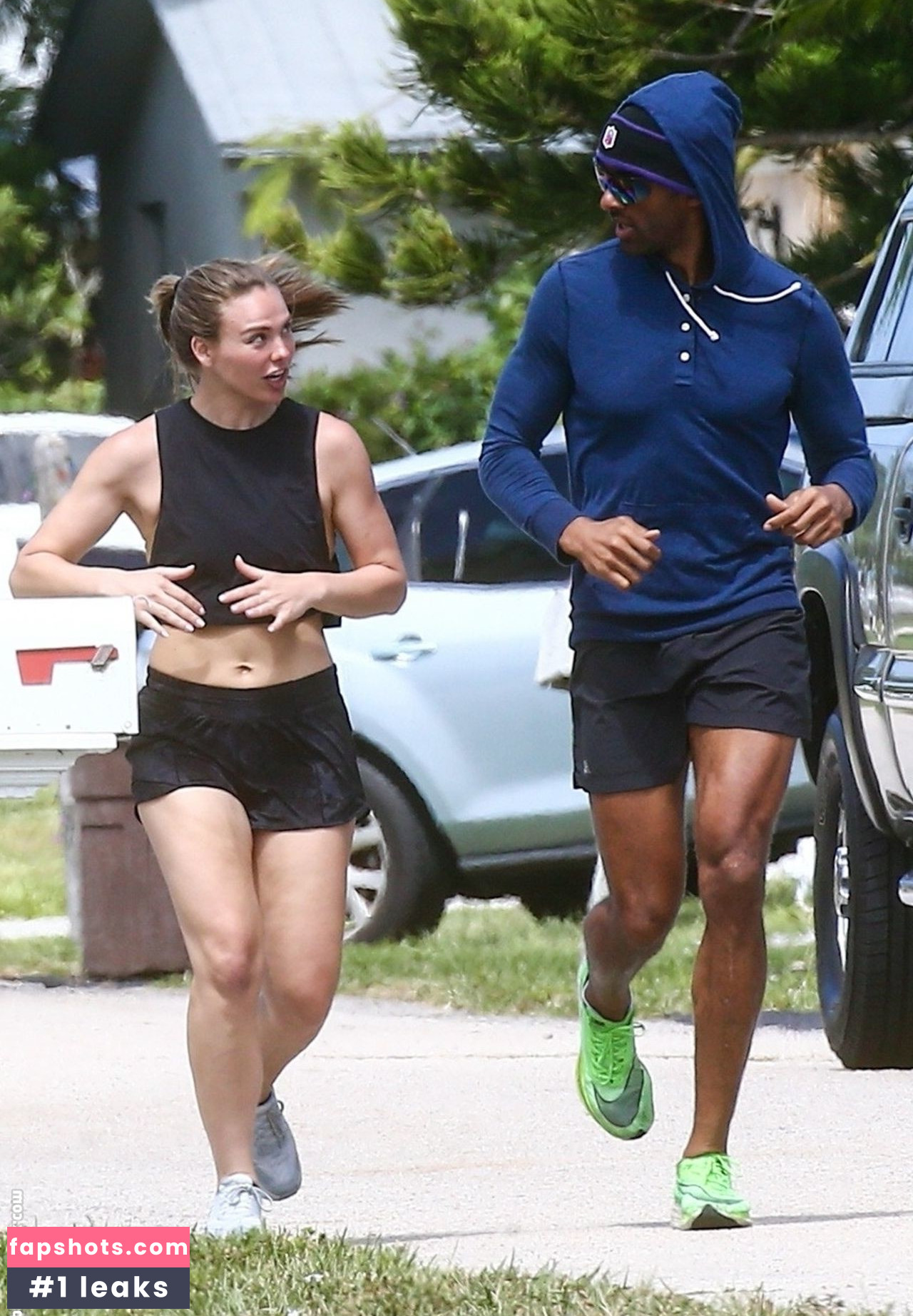 Hannah Brown gallery photo #73