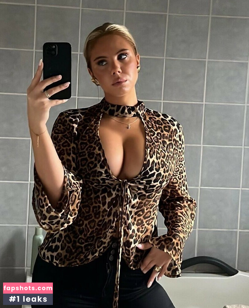 Hannah Bystrom gallery photo #24