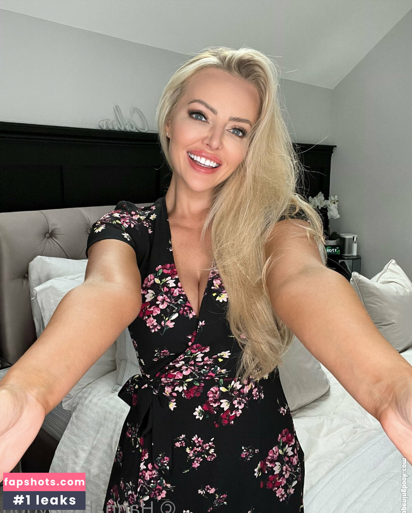 Hannah Claydon gallery photo #84