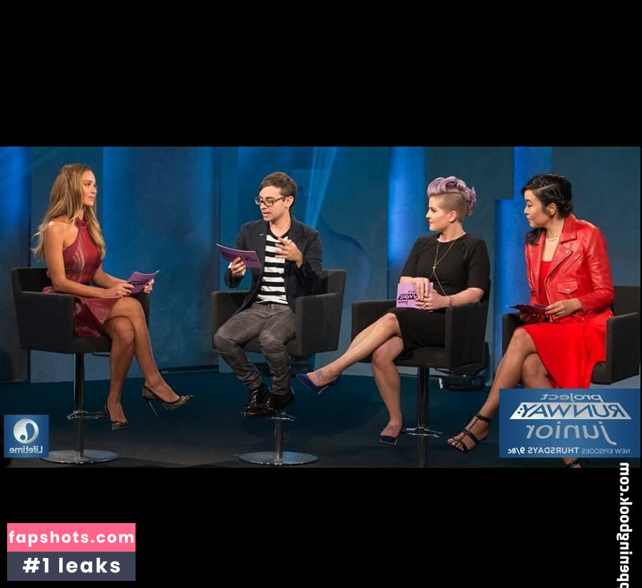 Hannah Davis gallery photo #40