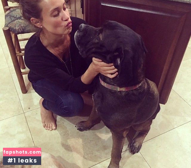 Hannah Davis gallery photo #50