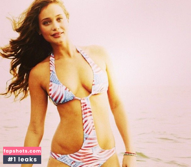 Hannah Davis gallery photo #9