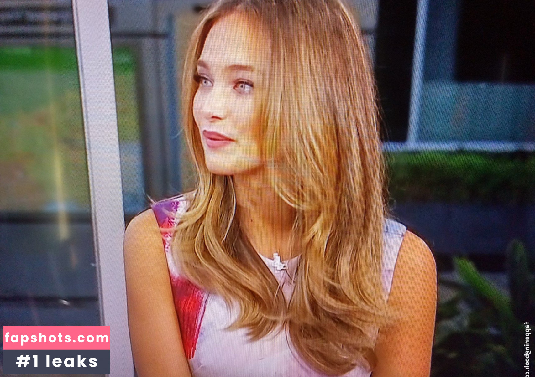 Hannah Davis gallery photo #81