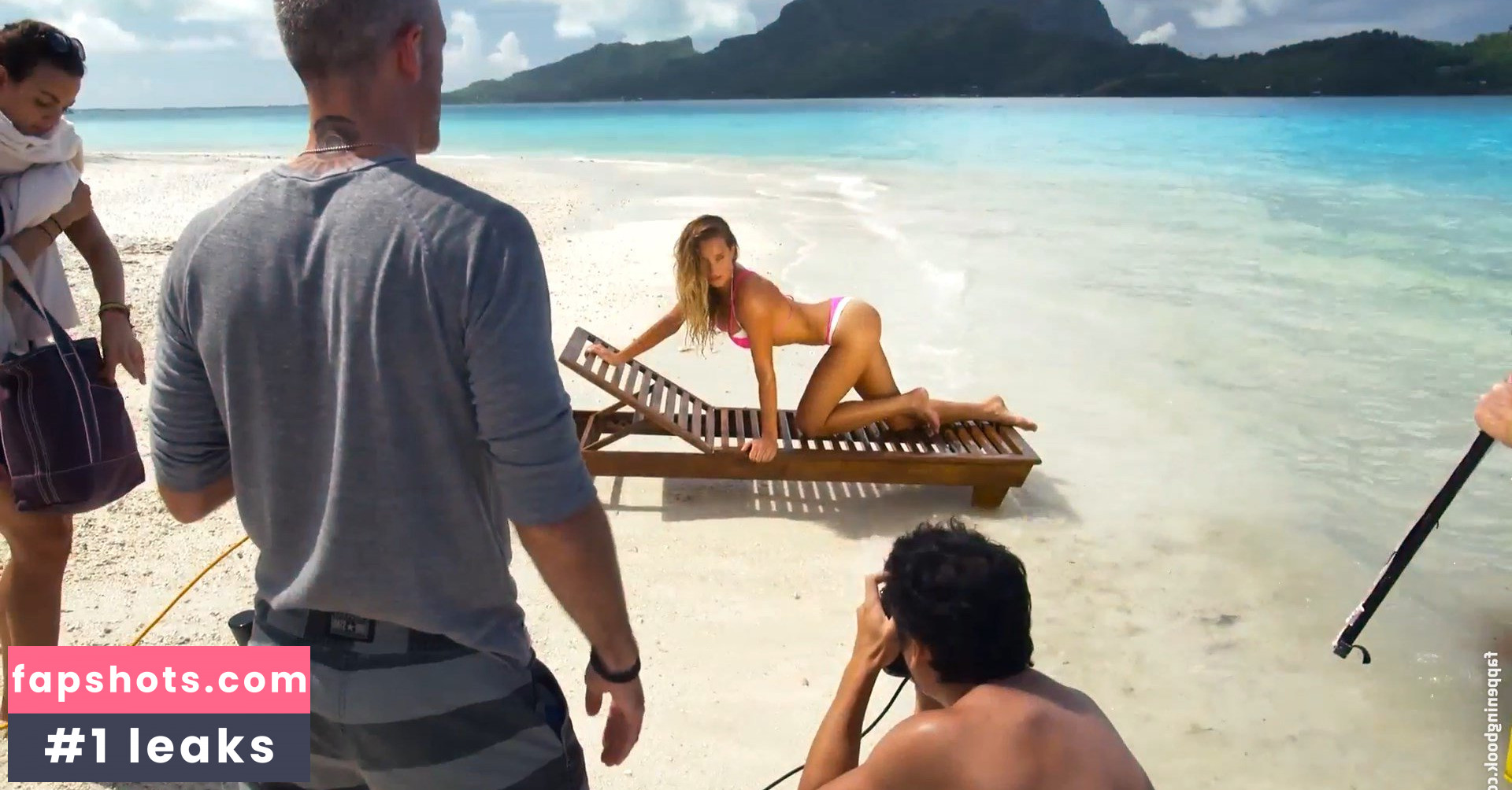 Hannah Davis gallery photo #95