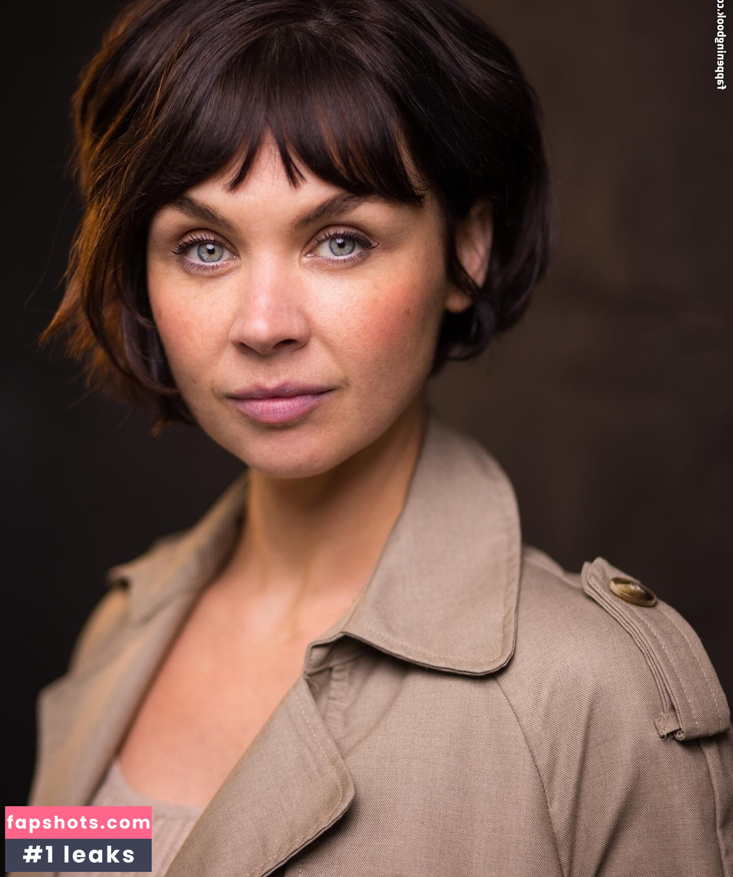 Hannah Donaldson nude babe gallery