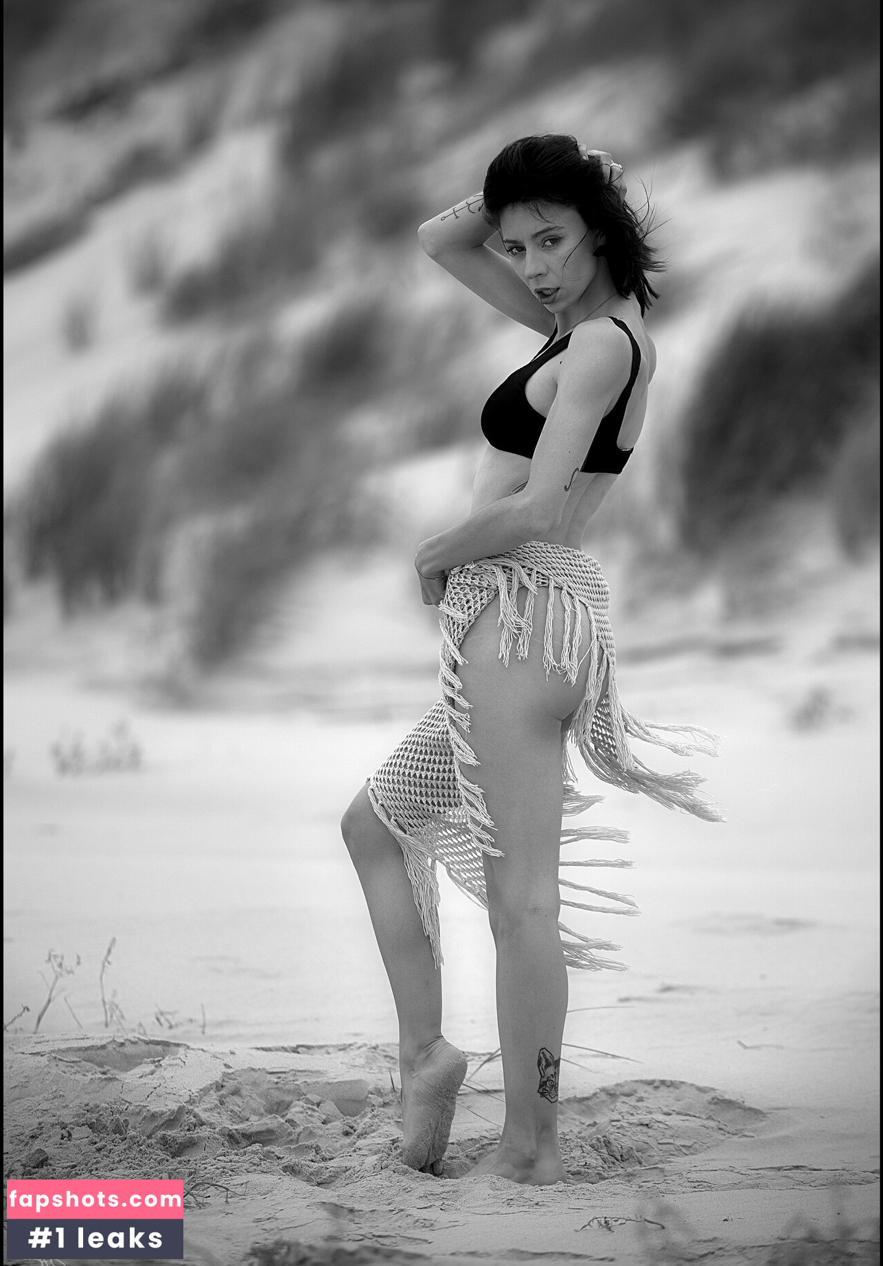 Hannah E gallery photo #4