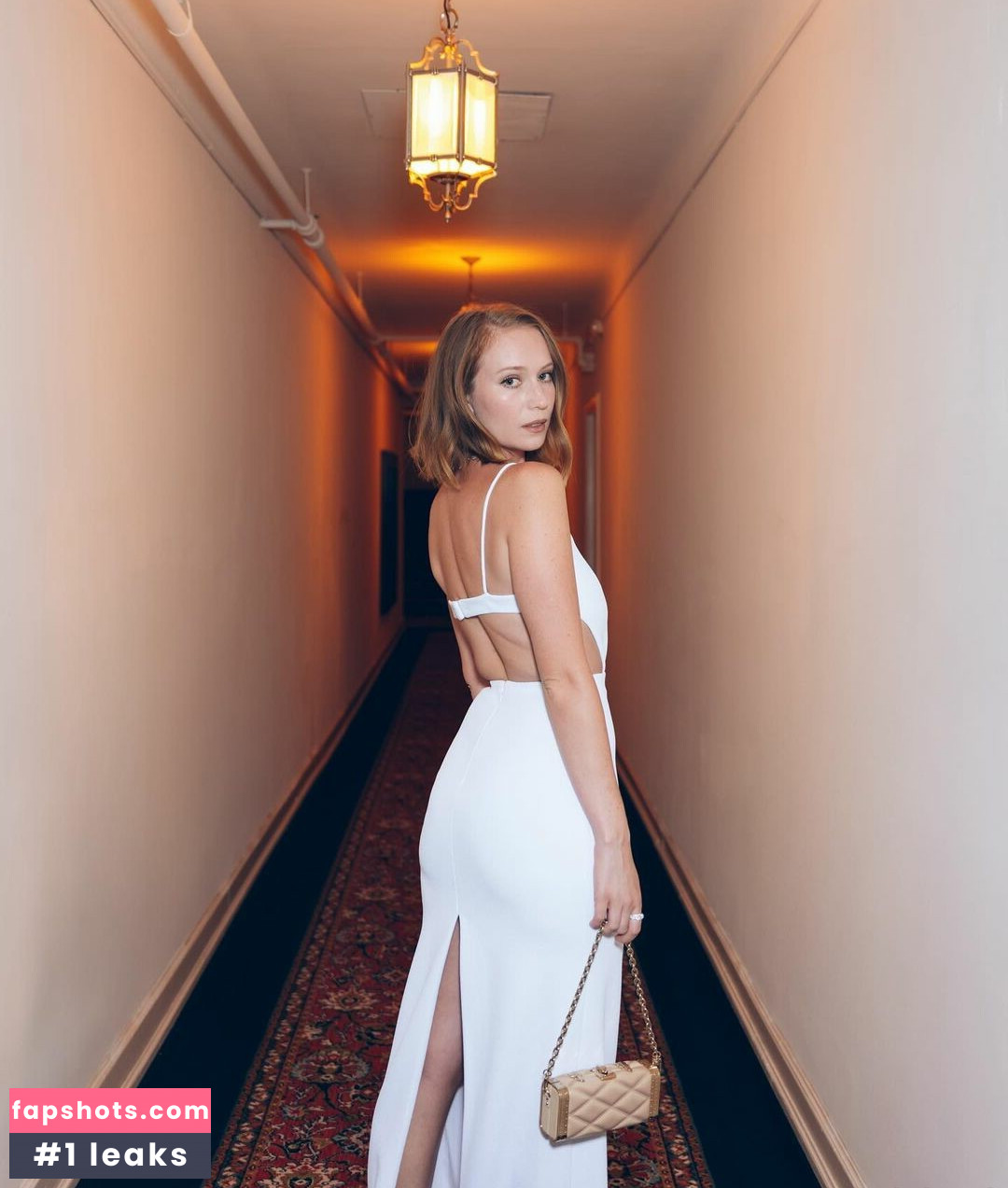 Hannah Einbinder gallery photo #9