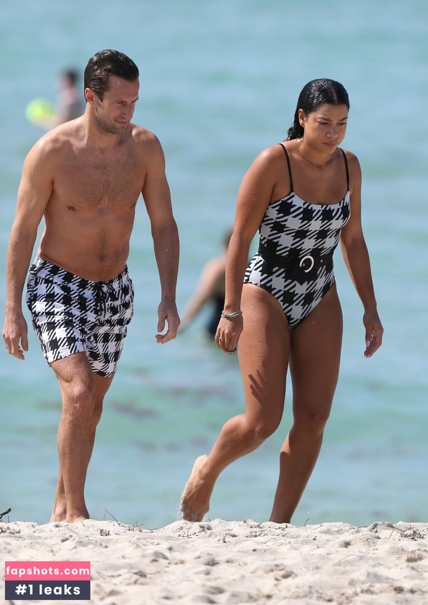 Hannah Fallis Bronfman gallery photo #49