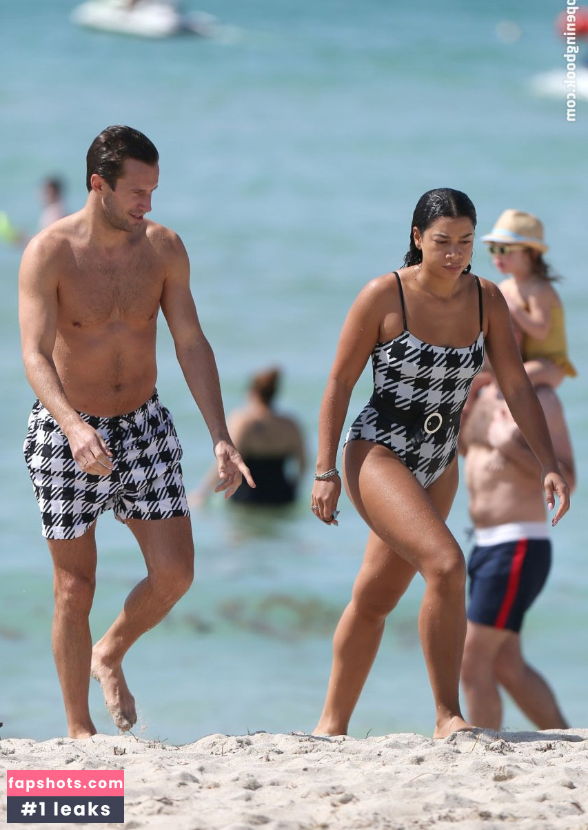 Hannah Fallis Bronfman gallery photo #50