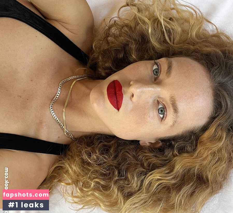 Hannah Ferguson gallery photo #19