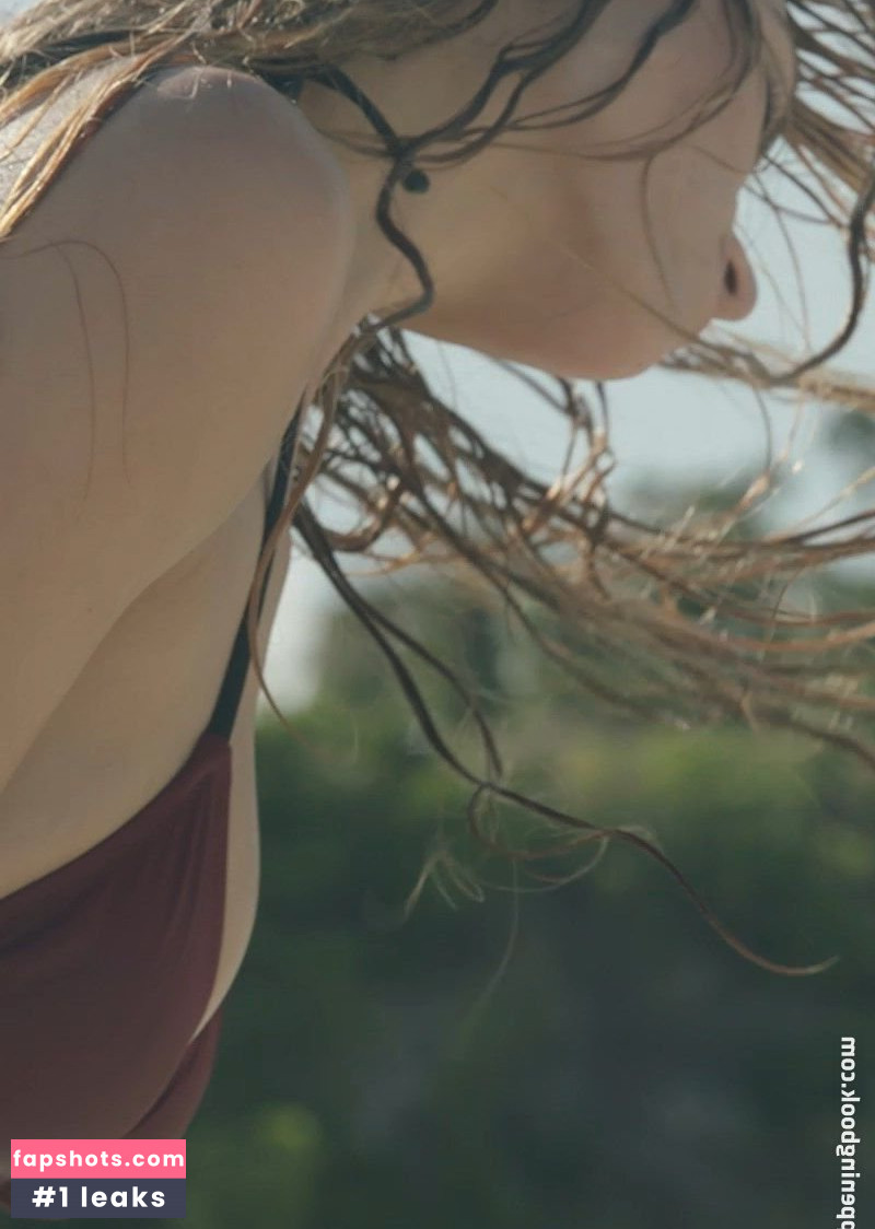 Hannah Ferguson gallery photo #894