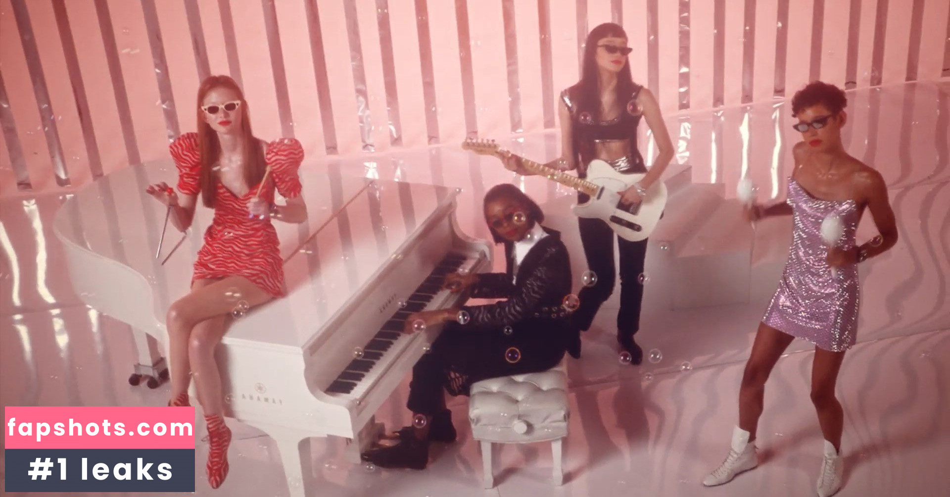 Hannah Ferguson gallery photo #923